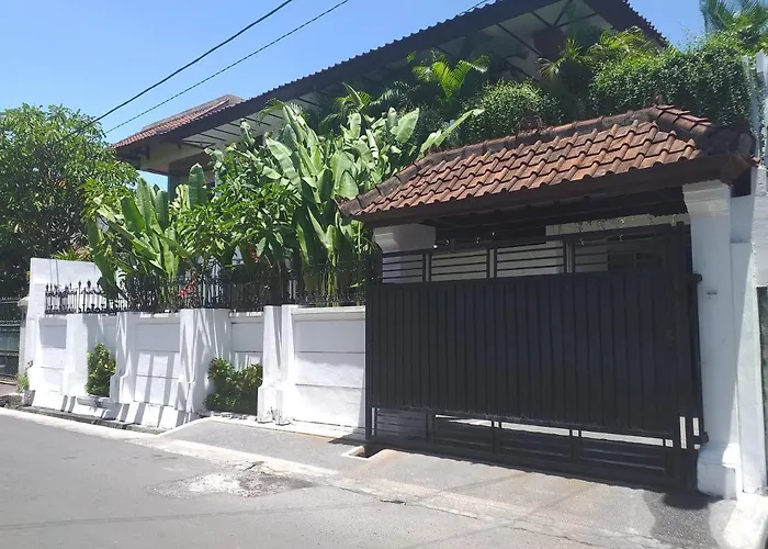 Joglo Bali Guest house *