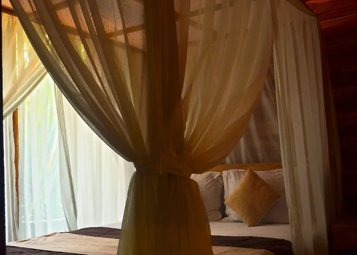 Joglo Bali Guest house Penatih