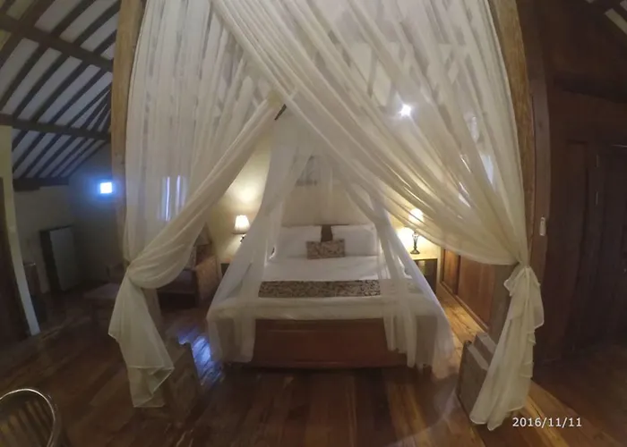 Joglo Bali Guest house *