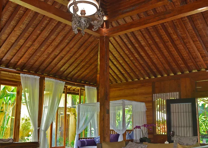 Joglo Bali Penatih