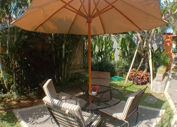 Joglo Bali Guest house Penatih